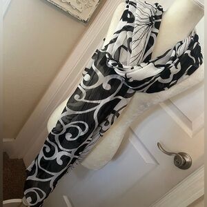 Large Airy Black & White Scarf